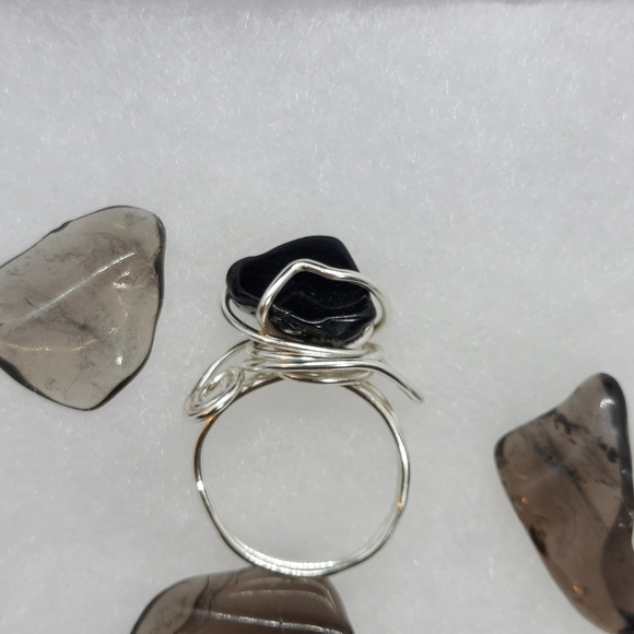 Obsidian wire wrapped ring (size 7) - Picture 2 of 5